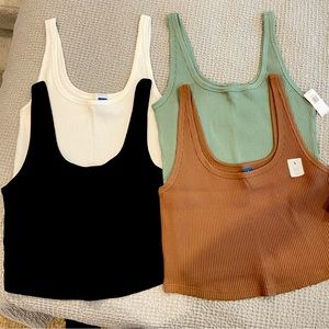 Lot of 4 NWT Old Navy Crop Tank Tops